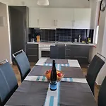 Nyaraló Lilla